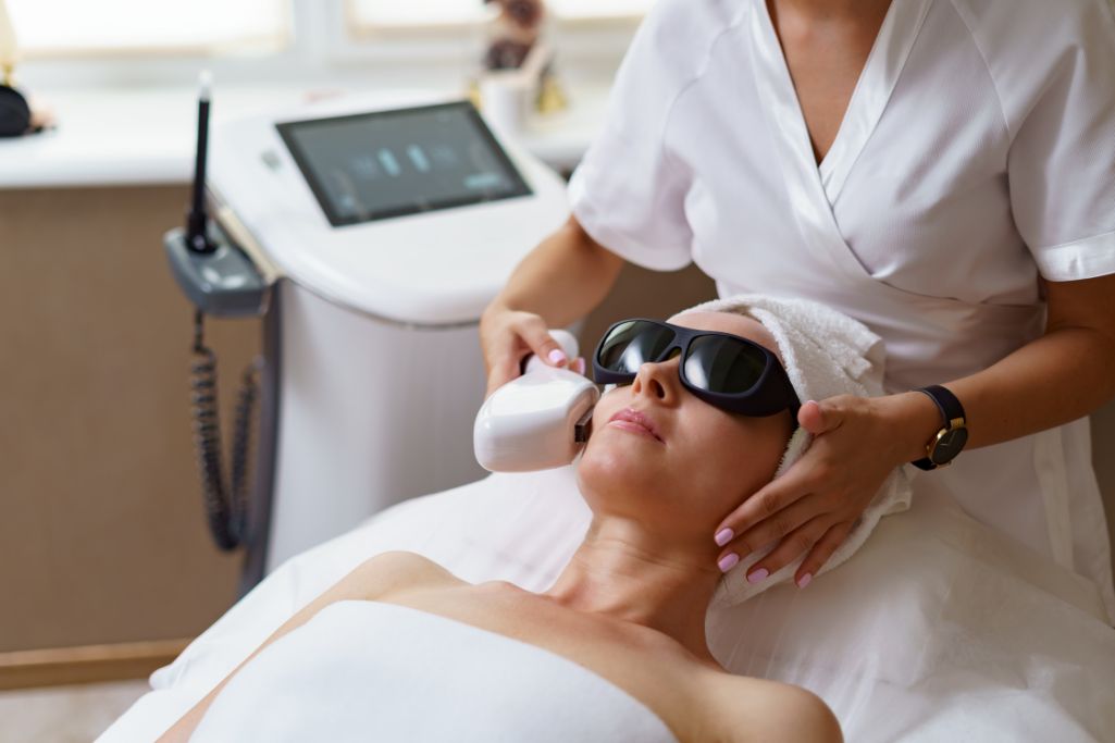 Benefits of Laser Hair Reduction: Say Goodbye to Shaving and Waxing Laser Reduction Treatment